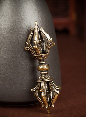 黄铜九股金刚杵降魔杵法器宝杵手把件收藏便携式配饰仿古摆件