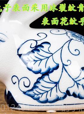 高档创兔子摆瓷件陶饰品意可爱客兔厅子摆设景德镇青花手绘兔子工