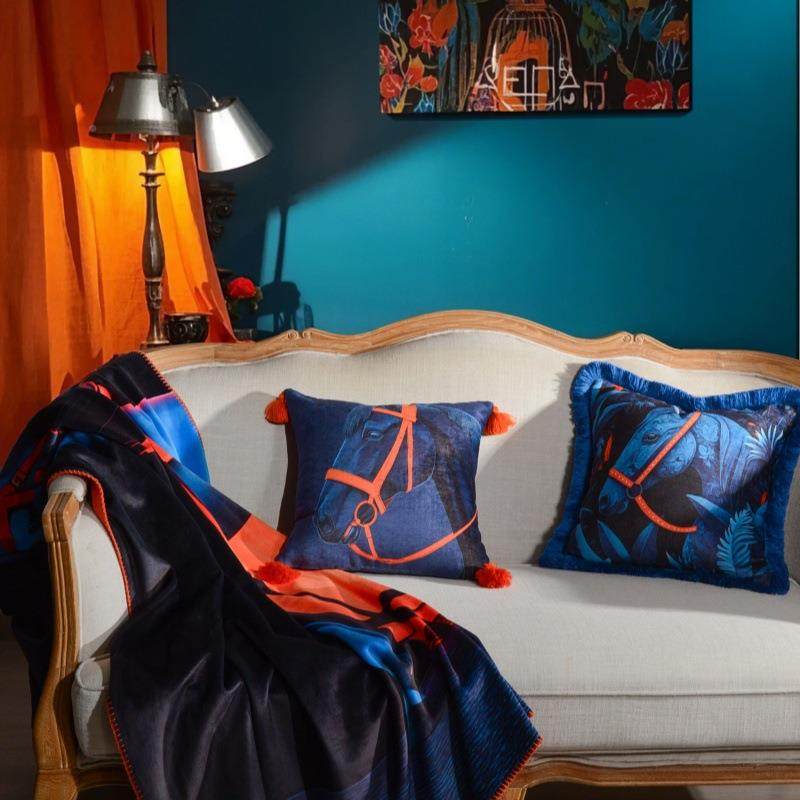 轻ZTN奢时尚雪尼尔双面印花方抱枕复护古流苏蓝色骏马沙发枕腰靠,淘宝优惠券,粉丝福利购,淘宝优惠卷