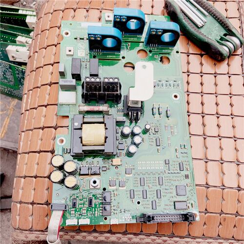 丹佛斯变频器FC360系列37 30KW电源板132B6172 - 图1