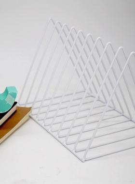 北欧三角简易创意9格铁艺书架工艺品办公桌面展示置物收纳整理架