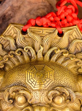 狮咬剑五帝钱挂件铜狮子头八卦镜虎头牌兽头睚眦门神摆件狮子咬剑