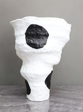 现代简约黑白树脂花器锥形黑点花器卧室客厅餐厅桌面玄关饰品摆件