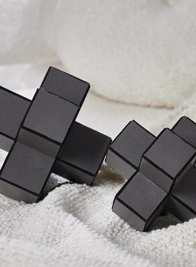 创意简约十字马毛皮革摆件书房客厅桌面样板间电视柜茶几酒柜软装