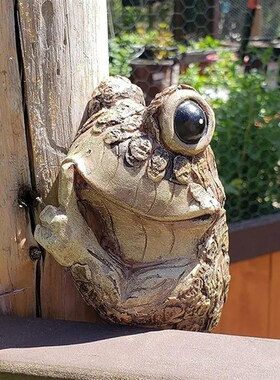 跨境新品亚马逊偷窥蛙爬树挂饰树脂工艺品装饰摆件花园艺庭院装饰