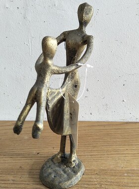 母子情深母亲摆件母爱工艺品铁艺装饰品母亲节礼品人物客厅艺术品