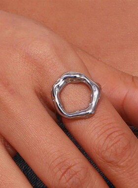Vintage Circle Motif Stainless Steel Ring for Women Melted T