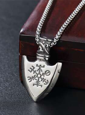 P0656-NK05 Vintage Viking Iron triange Shield Mens Titanium