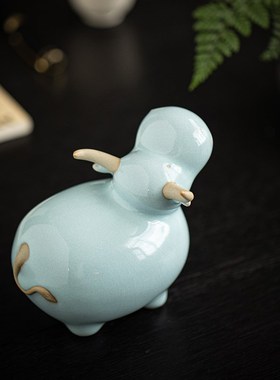 陶瓷牛气冲天摆件汝窑精品开片可爱生肖牛吉祥物招财家居客厅装饰