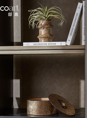 邸高家居现代公司展厅氛围布置展示柜装饰品相框酒柜摆件搭配