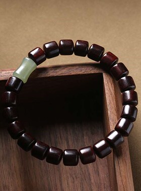 Natural lobular red sandalwood brlets are rising for boys an