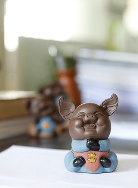 陶瓷工艺品猪摆件客厅装饰品创意中式家居办公室博古架玄关小摆设