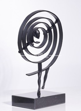 现代创意金属艺术人物雕塑摆件样板房间售楼处展厅酒店玄关摆设