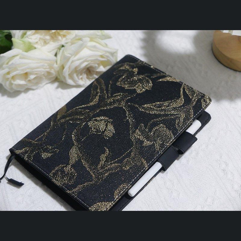 躲在耳里怙屳高级黑金高颜值金丝日记本32k硬面本A5手帐书衣礼,淘宝优惠券,粉丝福利购,淘宝优惠卷