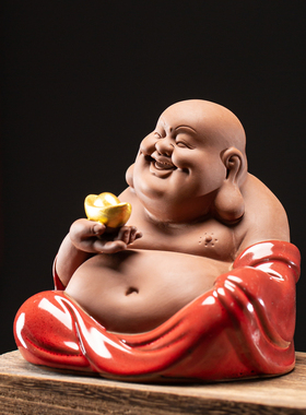 中式红色弥勒佛笑佛佛像客厅博古架办公室桌面装饰品陶瓷招财摆件