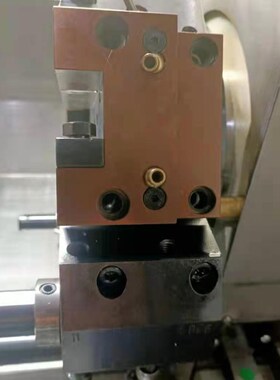 数控刀塔外圆延长刀架斜导轨车床外径延伸刀座纵向刀夹非标定制