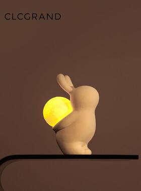 兔子小夜灯床头氛围感装饰品摆件儿童卧室催眠月球灯新人新婚礼物