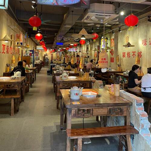 实木做旧重庆老火锅四方八仙桌市井风地摊串串岩板电磁炉一体桌椅 - 图1