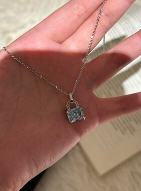 姿妍颜魅儿蓝色冰花方糖锁骨链