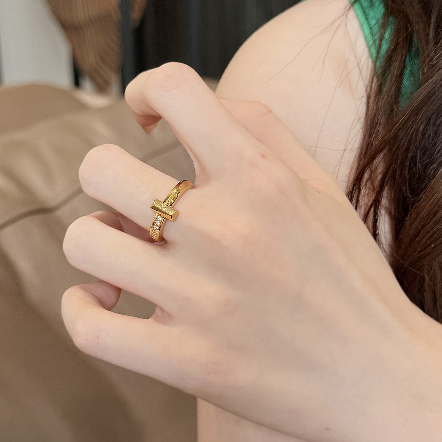 Queyunlai 5D dot diamond gold ring 999 pure gold T letter hard gold ring simple and fashionable gift for girlfriend