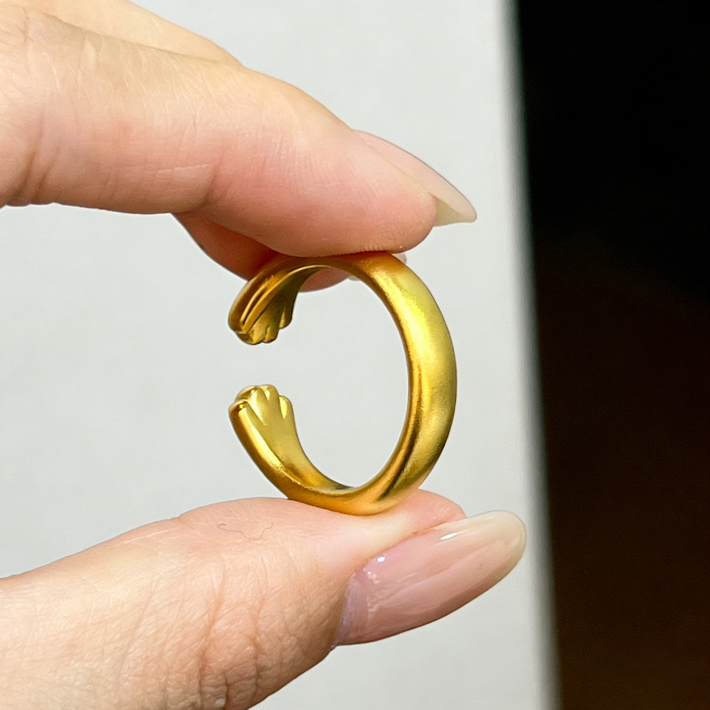 Ancient gold ring with diamonds, cat claw sweetheart ring for women