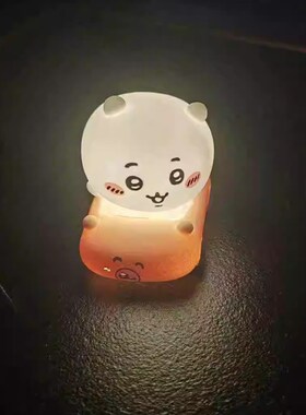 Chiikawa自嘲熊吉伊卡哇小夜灯摆件卧室床头台灯儿童房卡通氛围灯