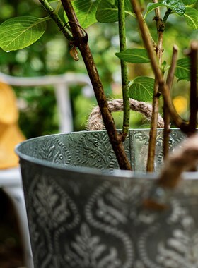 复古铁皮桶花盆铁艺花器圆形铁桶大号家用阳台花园户外庭院种植桶
