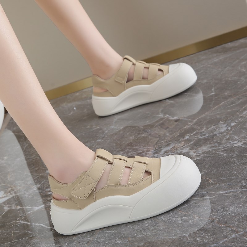 Women's shoes feel like stepping on feces, pregnant women's Baotou sandals, women's summer outer wear hollow sneakers, small size 34, breathable hole-in-the-wall sandals
