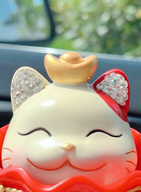 卧室招财猫小摆件 镶钻猫咪女生汽车卡通汽车内装饰品中控台摆件