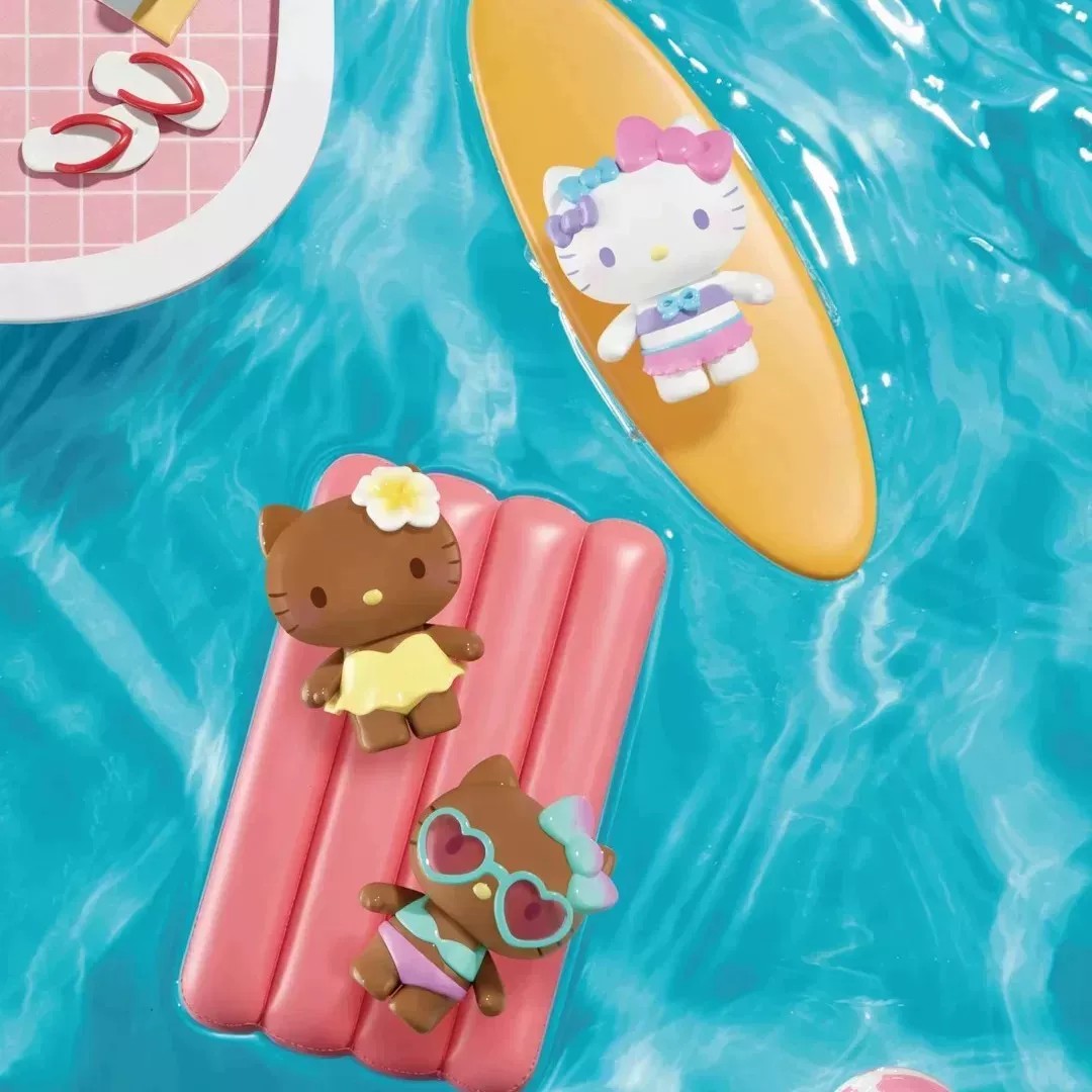 TOPTOY黑皮HelloKitty泳衣派对盲袋彩虹糖二代萌粒摆件 - 图2