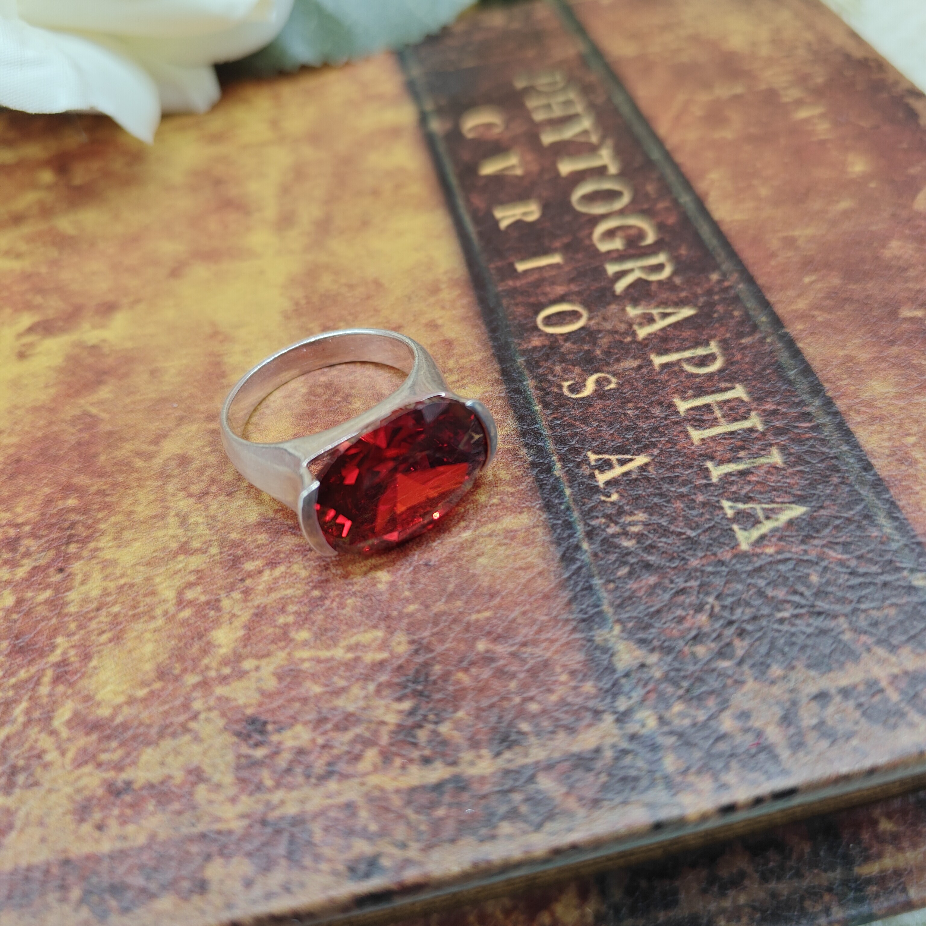 Vintage Middle Ages European Return 925 Silver Garnet Ring No. 15