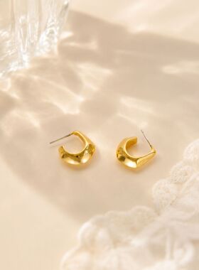 法式设计感水滴型耳钉轻奢高级感925银针小众设计耳环女ins风百搭