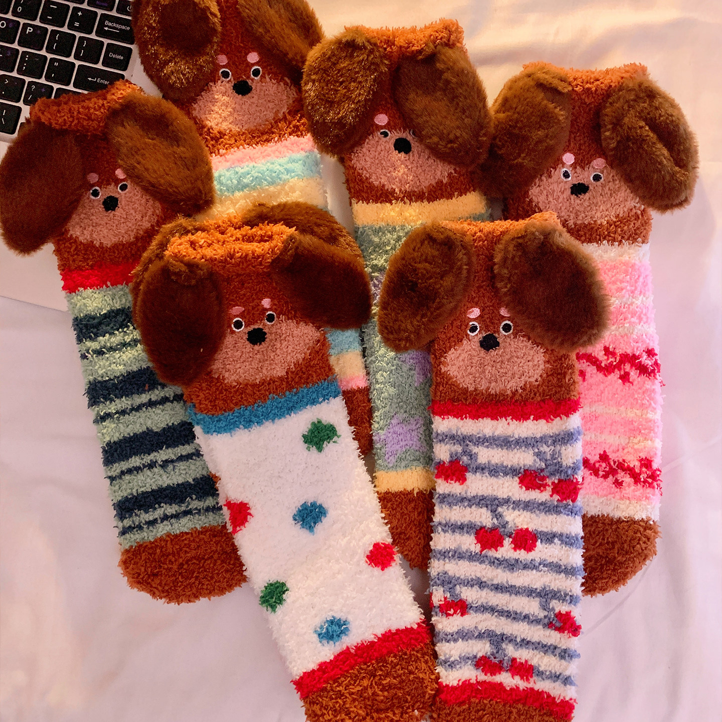 可爱小狗毛绒睡眠袜子女秋冬季保暖珊瑚绒堆堆袜居家地板袜中筒袜,淘宝优惠券,粉丝福利购,淘宝优惠卷