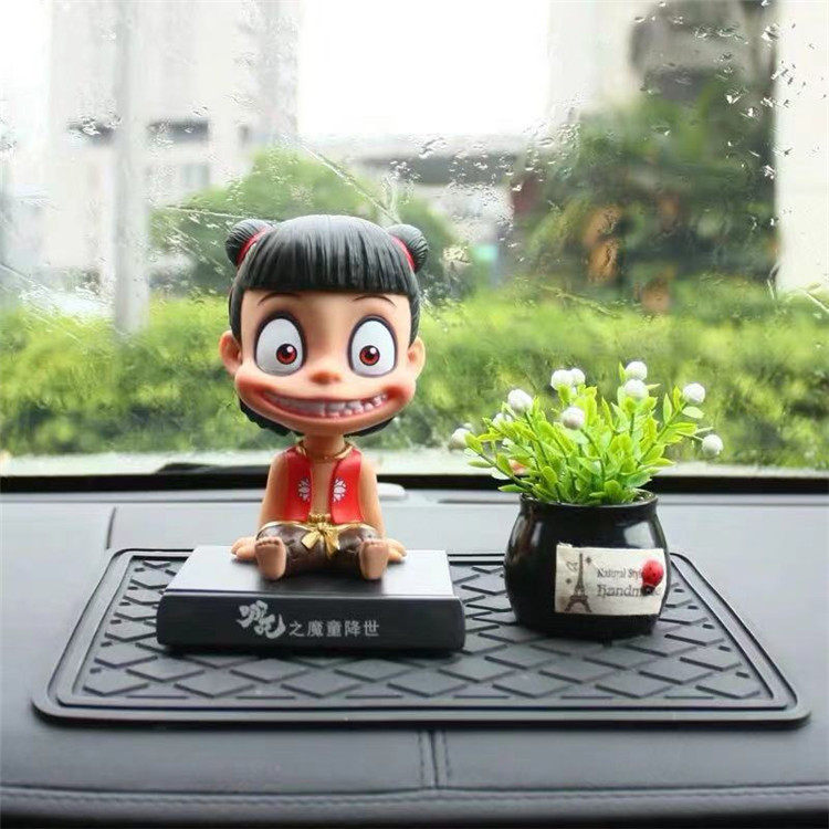 哪咤之魔童闹海汽车摆件摇头公仔小车内饰用品玩偶哪吒2动漫周边