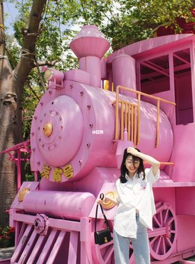 蒸汽火车头粉色系列元旦落地摆件