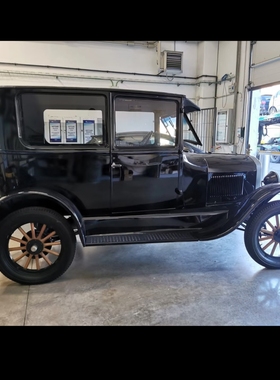 复古汽车大型影视道具