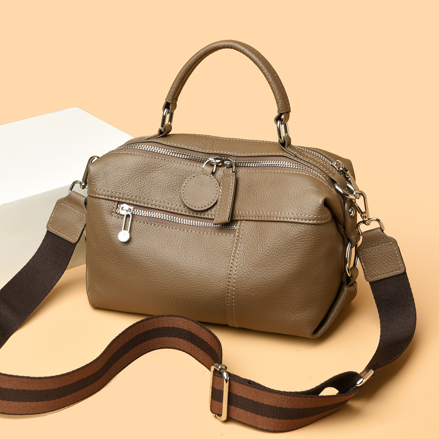 2026新款时尚百搭单肩手提包女士真皮枕头包简约通勤斜跨包小包包,淘宝优惠券,粉丝福利购,淘宝优惠卷