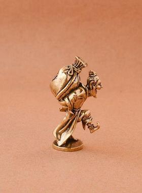 纯黄铜酒鬼老头背酒坛桌面小摆件