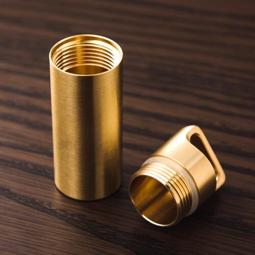 黄铜迷你药盒密封舱随身便携药瓶户外EDC求生防水罐钥匙扣挂件 - 图1