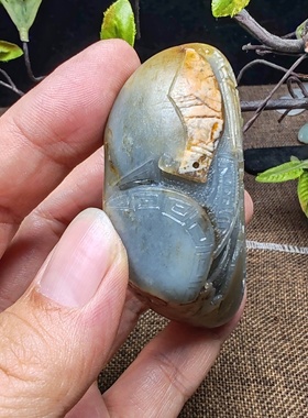 仿古龙凤手把件和田玉青花籽玉