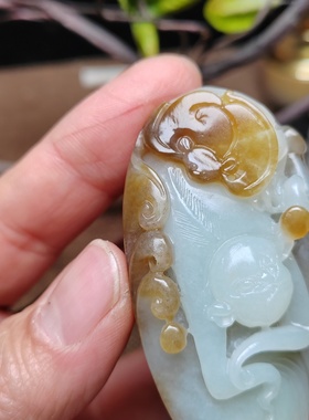 猴子蝙蝠把件和田玉封侯糖白玉
