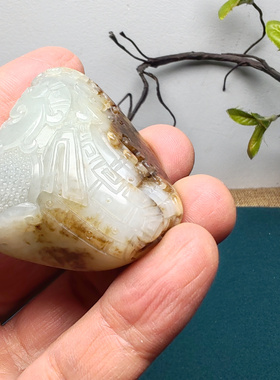 新疆和田玉籽料原石秋梨皮仿古龙凤锦灰堆小把件男女龙凤呈祥油润