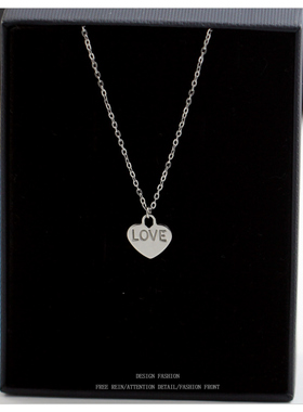 简约气质LOVE心吊坠颈链个性新潮复古港风项链小众光面锁骨链女