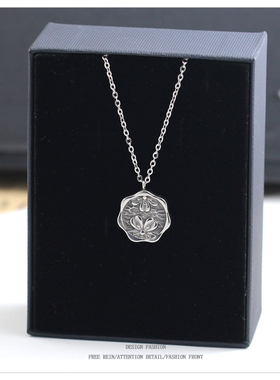 复古荷花吊坠项链女轻奢小众高级感配裙子日常百搭钛钢毛衣链配饰