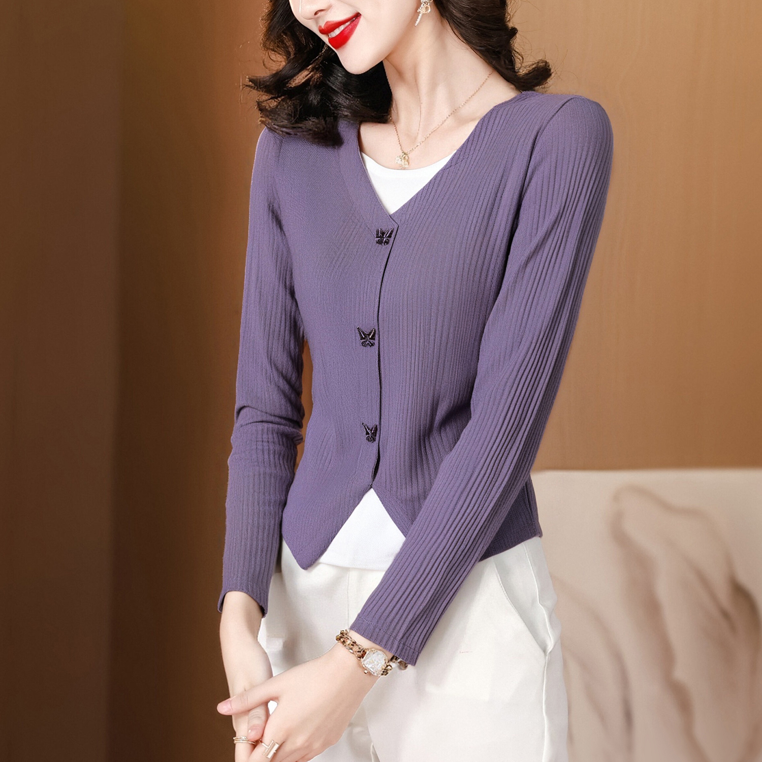 2025年秋季针织衫V领假两件长袖t恤女秋衣T恤打底衫修身外穿上衣 - 图2