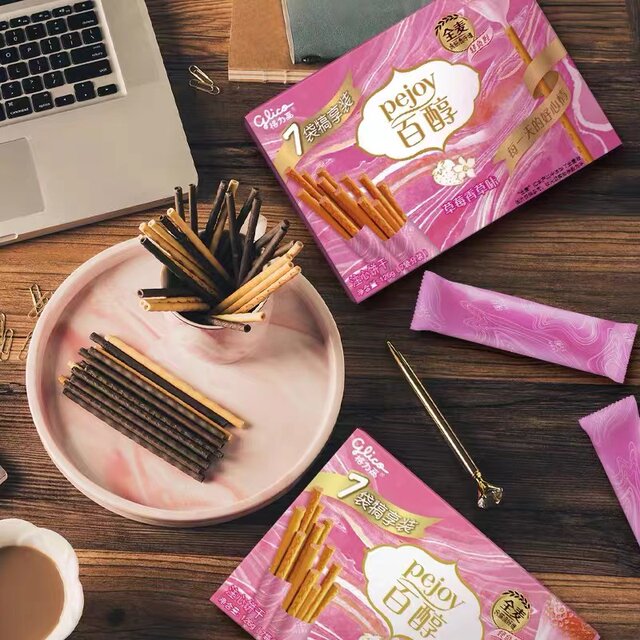 Glico alcohol filled biscuits treat pack