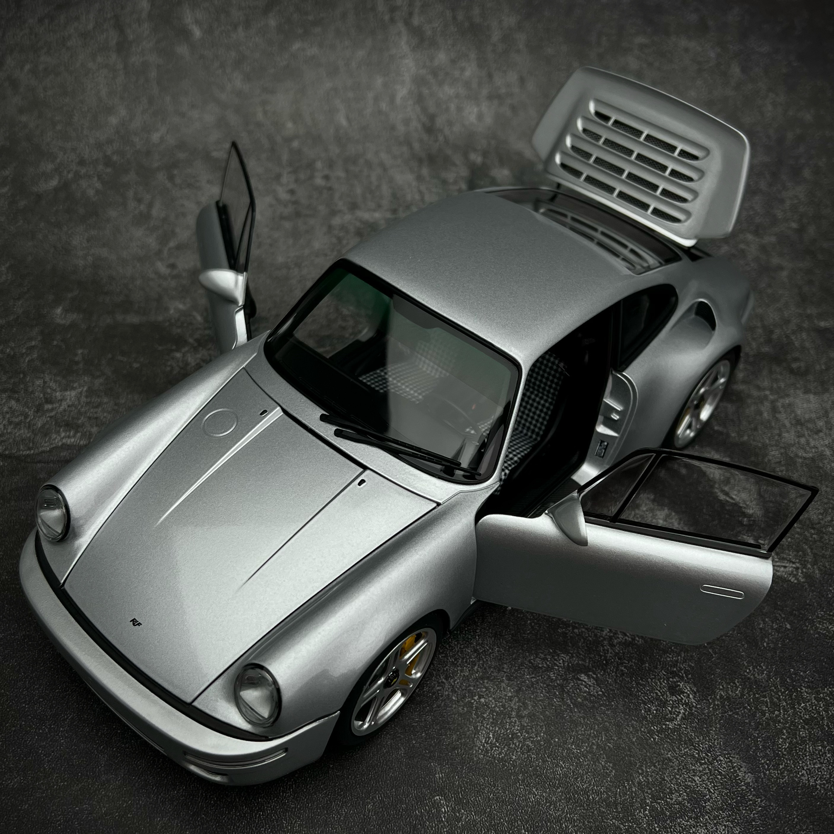 沙沙汽车模型Almost Real 1:18 Ruf CTR 银色限量合金全开收藏品 - 图3