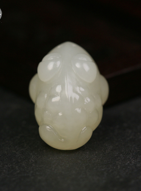 招财金蟾戒面吊坠配饰新疆和田玉