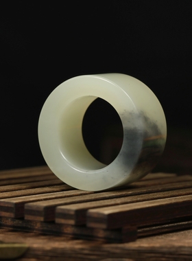 玉扳指新疆和田玉苏工青花籽料