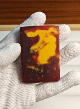 天然二代琥珀蜜蜡龙涎香雕刻财神爷吊坠挂牌毛衣链